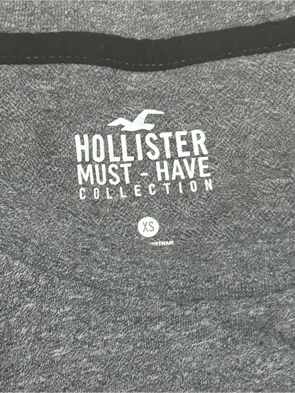 Hollister Men's Heather Charcoal Crew Neck T-Shirt - Picture 3 of 4